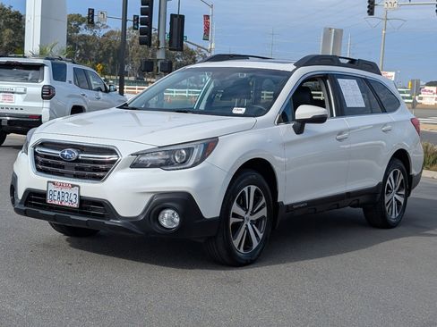 Used 2018 Subaru Outback 3.6R Limited image 11