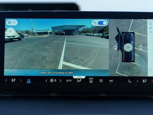 Used 2026 Ford Expedition Platinum image 37