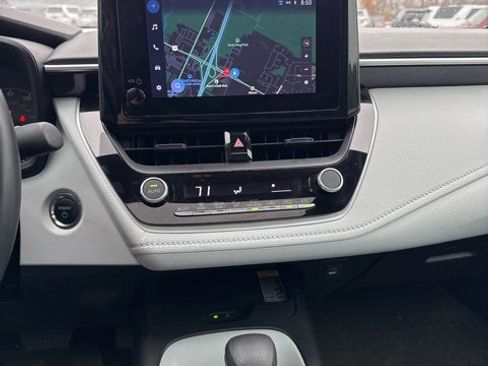 Used 2024 Toyota Corolla SE w/ SE Package image 10