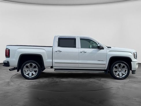 Used 2017 GMC Sierra 1500 Denali w/ Denali Ultimate Package AWD/4WD image 10