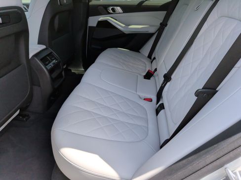 Used 2024 BMW X5 xDrive40i w/ Premium Package AWD/4WD image 38