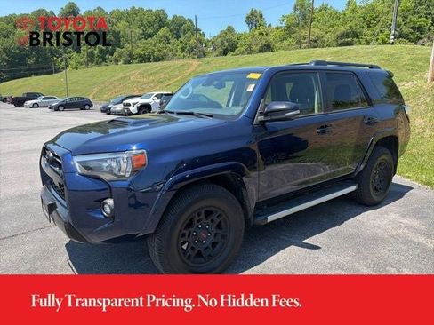 Used 2021 Toyota 4Runner Venture w/ Moonroof Package AWD/4WD image 2