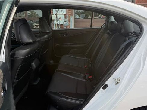 Used 2017 Honda Accord Sport image 20