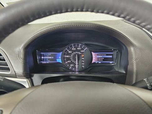 Used 2013 Lincoln MKX Base image 27