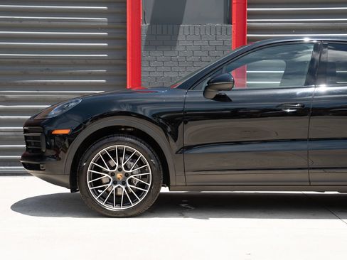 Used 2020 Porsche Cayenne AWD/4WD image 10