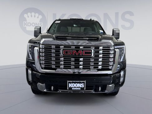 New 2026 GMC Sierra 2500 Denali w/ Denali Reserve Package AWD/4WD image 11