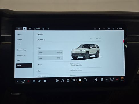 Used 2025 Rivian R1S Adventure AWD/4WD image 29