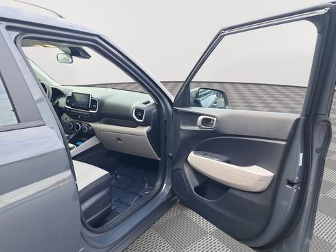New 2026 Hyundai Venue SEL image 17
