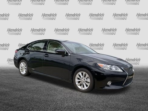 Used 2013 Lexus ES 300h w/ Luxury Pkg FWD image 2