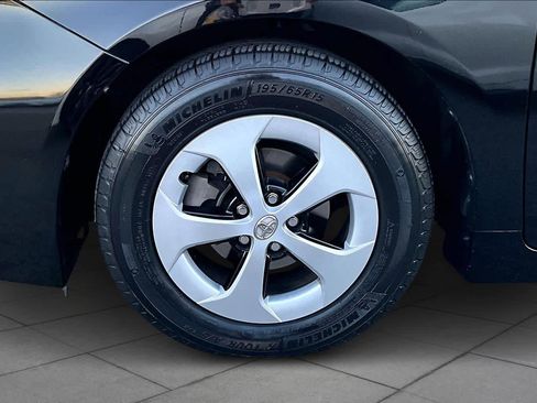 Used 2013 Toyota Prius Two image 10