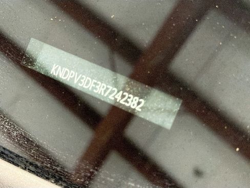 Used 2024 Kia Sportage EX FWD image 31