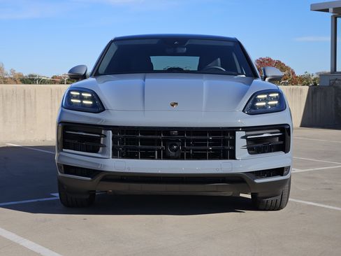 Certified 2025 Porsche Cayenne S image 11