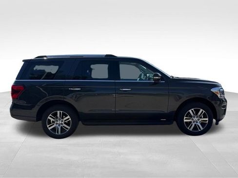 Used 2024 Ford Expedition Limited AWD/4WD image 4