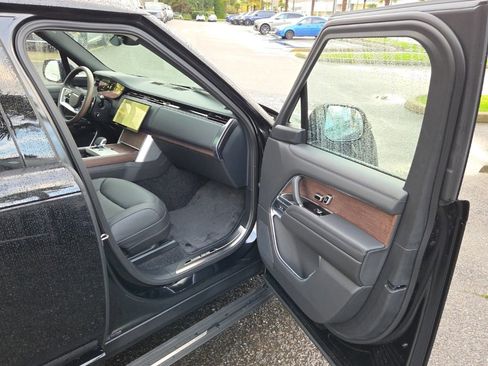 New 2025 Land Rover Range Rover SE image 19