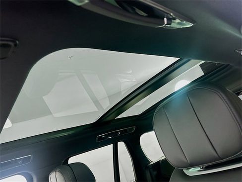 New 2026 Land Rover Range Rover SE image 14
