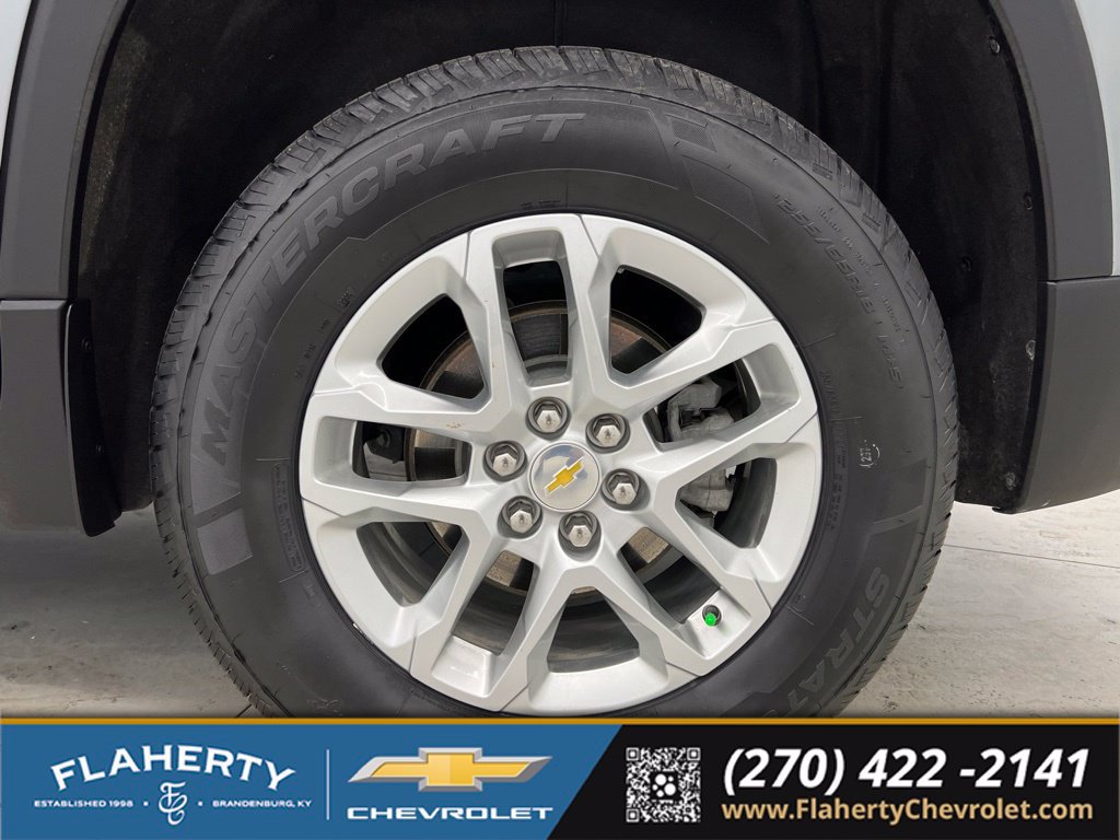 Used 2023 Chevrolet Traverse LS w/ Safety Package AWD/4WD image 19