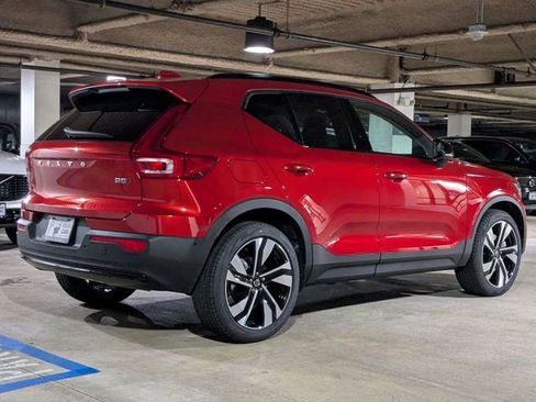 New 2025 Volvo XC40 B5 Ultra w/ Climate Package image 3