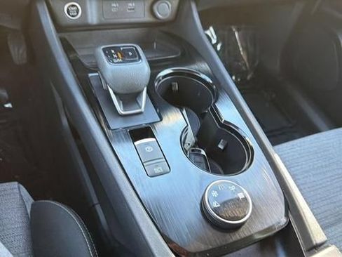 Used 2023 Nissan Rogue SV AWD/4WD image 16