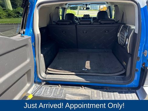 Used 2007 Toyota FJ Cruiser 4WD w/ Upgrade Pkg 2 image 10