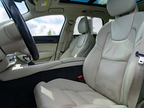 Used 2017 Volvo V90 T6 Cross Country image 15