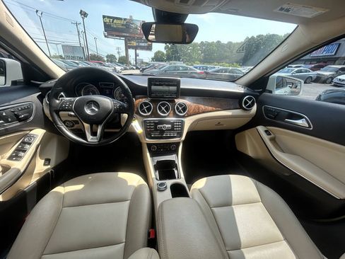 Used 2015 Mercedes-Benz GLA 250 image 12