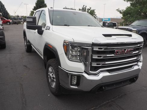 Used 2022 GMC Sierra 2500 SLE w/ Preferred Package AWD/4WD image 2