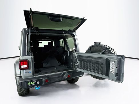 Used 2023 Jeep Wrangler Unlimited w/ Cold Weather Group AWD/4WD image 26