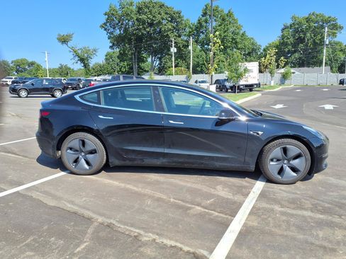 Used 2019 Tesla Model 3 AWD/4WD image 2