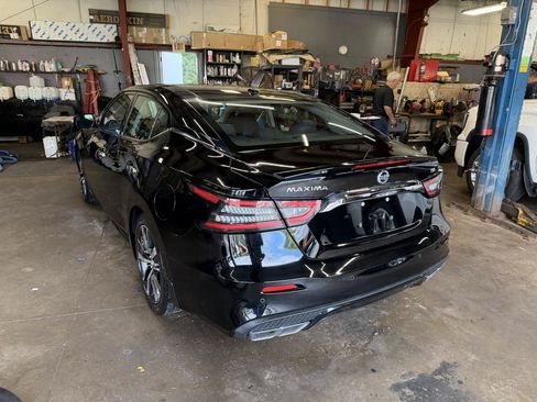 Used 2019 Nissan Maxima 3.5 SL w/ Floor Mat Group FWD image 7