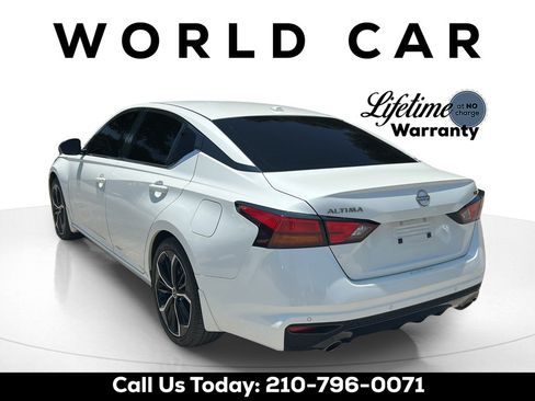 Used 2025 Nissan Altima 2.5 SR w/ SR Premium Package FWD image 5