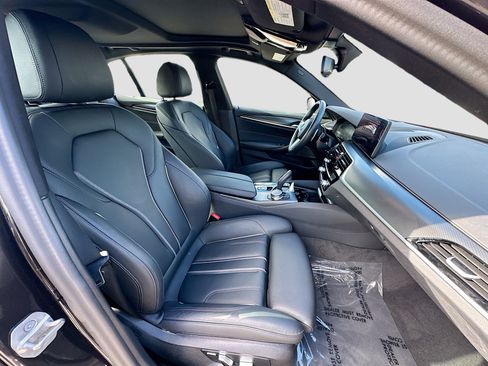 Used 2023 BMW 540i w/ M Sport Package image 34