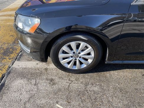 Used 2012 Volkswagen Passat 2.5 S image 9