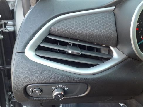 Used 2024 Chevrolet Malibu LT image 25