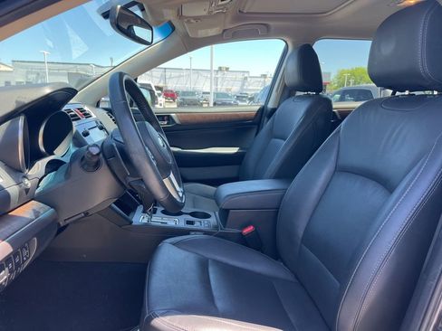 Used 2016 Subaru Outback 2.5i Limited AWD/4WD image 2