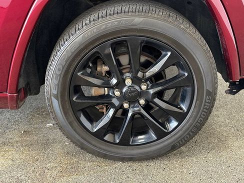 Used 2020 Jeep Grand Cherokee Altitude AWD/4WD image 25