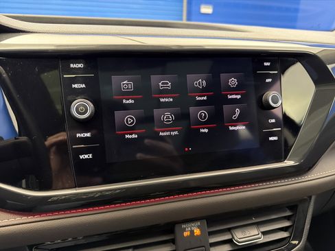 Used 2022 Volkswagen Taos SEL image 19