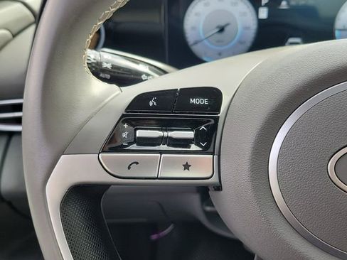 Certified 2025 Hyundai Elantra SEL image 5