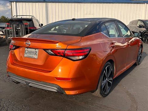 Used 2022 Nissan Sentra SR w/ SR Premium Package image 3