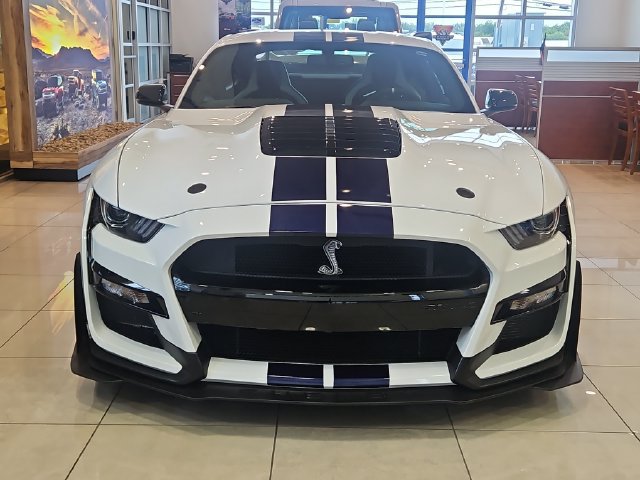 Used 2022 Ford Mustang Shelby GT500 w/ Carbon Fiber Track Pack RWD image 8