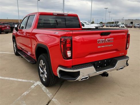 New 2026 GMC Sierra 1500 SLE w/ X31 Off-Road Package image 3