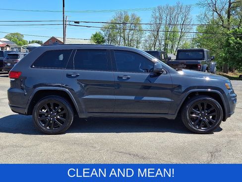 Used 2018 Jeep Grand Cherokee Altitude AWD/4WD image 8