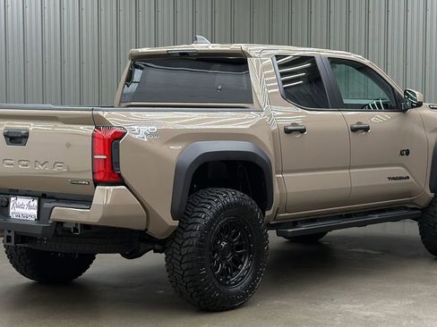 Used 2026 Toyota Tacoma TRD Off-Road AWD/4WD image 5