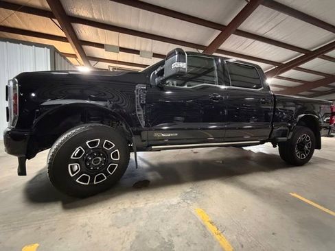 Used 2025 Ford F250 Platinum AWD/4WD image 4