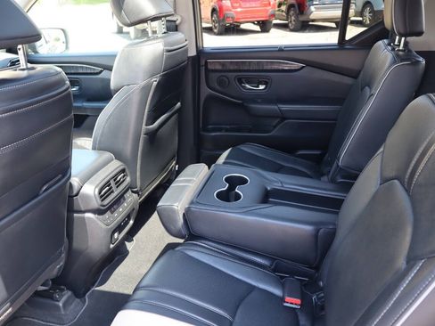 Used 2025 Honda Pilot Elite image 17