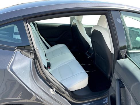 Certified 2022 Tesla Model 3 Performance AWD/4WD image 11