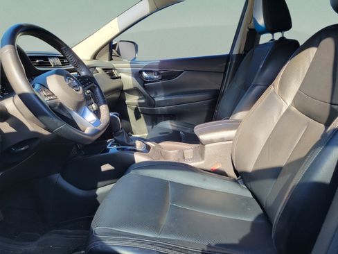 Used 2018 Nissan Rogue Sport SL FWD image 14