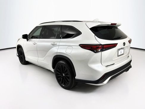 Used 2023 Toyota Highlander XSE AWD/4WD image 7