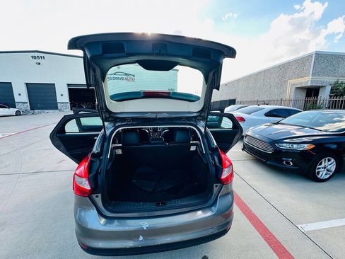 Used 2013 Ford Focus SE FWD image 17