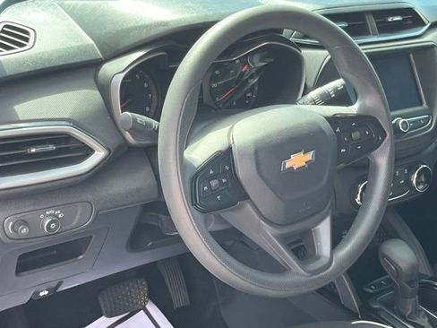 Used 2023 Chevrolet TrailBlazer LS FWD image 11