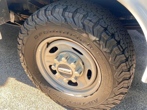 Used 2017 Ford F250 XL w/ Power Equipment Group AWD/4WD image 9